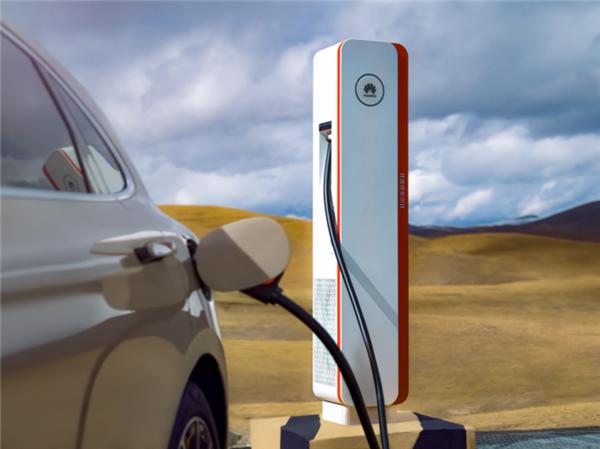 寧夏首座華為全液冷超充示范站啟用，一秒一公里 最大功率600KW