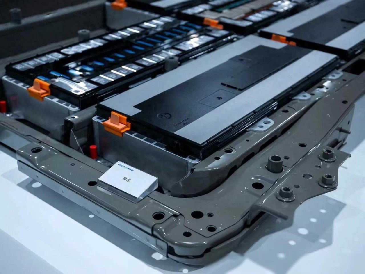 為什么所有新能源車主，都只字不提換電池的事情？