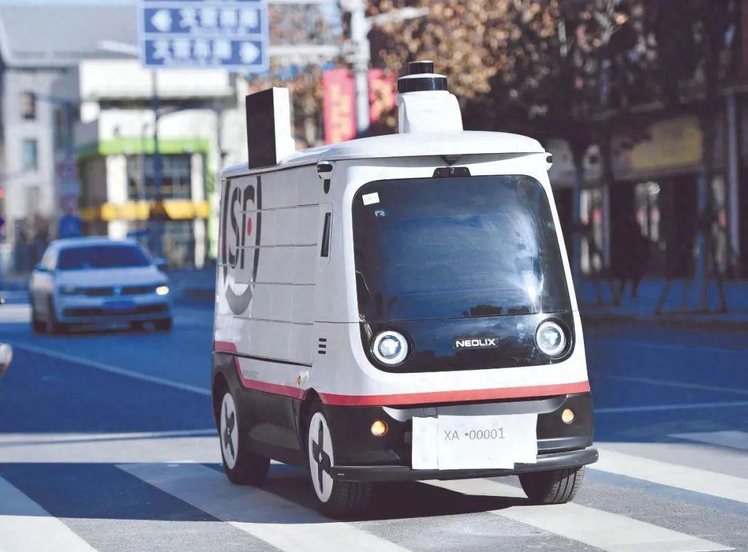 車(chē)路協(xié)同再迎政策利好！無(wú)人駕駛離我們還有多遠(yuǎn)？