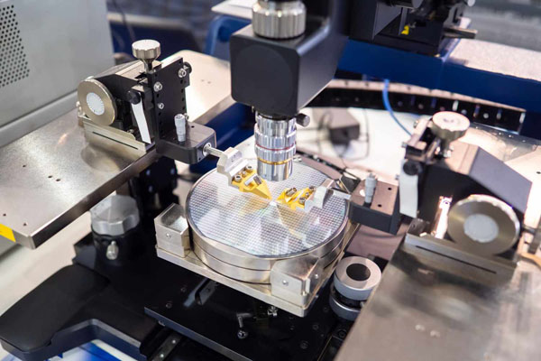 別再只盯著光刻機(jī)了！自動(dòng)化測試對(duì)于芯片制造同樣重要